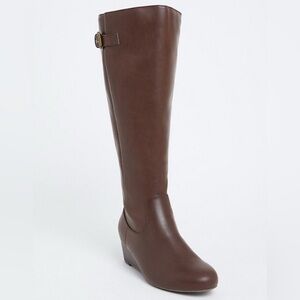 Torrid wedge knee boot NWOT